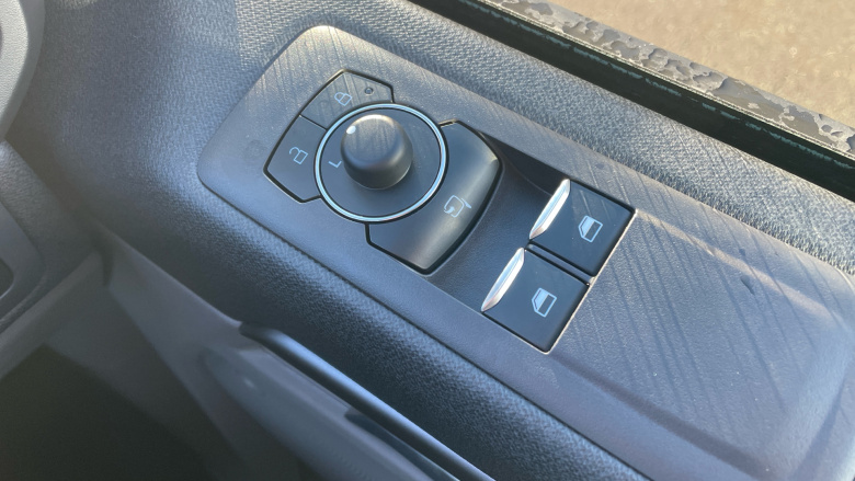 Ford Tourneo Custom 340 L1 Electric Rwd 160kW 65kWh H1 Titanium X 8 seater Auto